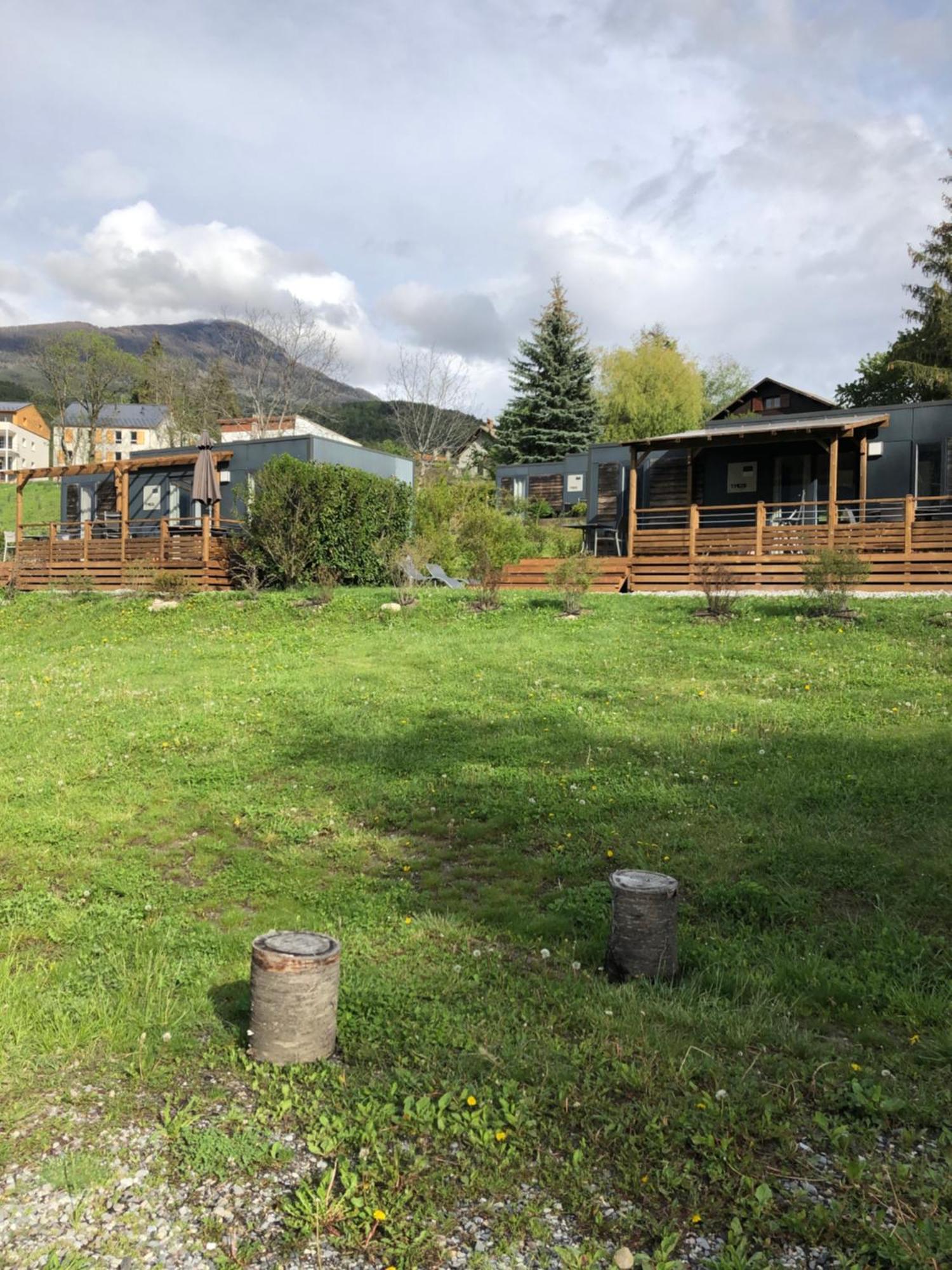 Camping-Hotel De Plein Air Les 2 Bois Baratier Bagian luar foto