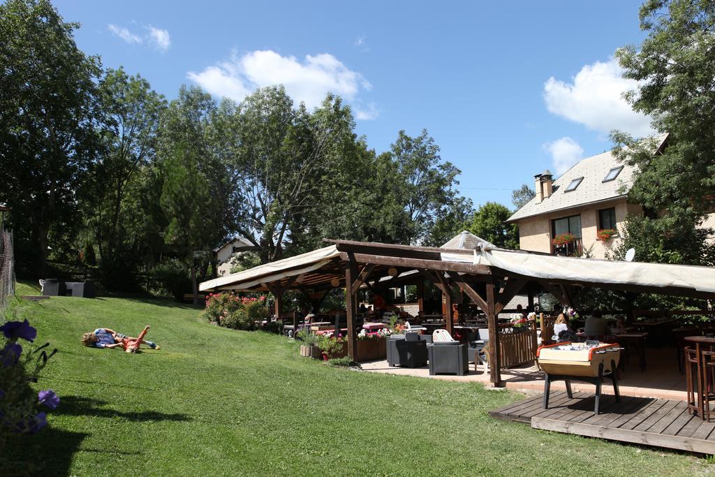 Camping-Hotel De Plein Air Les 2 Bois Baratier Bagian luar foto
